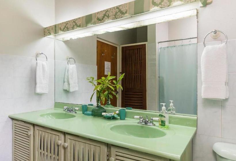 Country Home Villa Bed & Breakfast