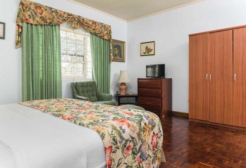 Country Home Villa Bed & Breakfast