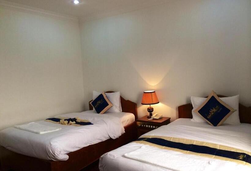 Отель Emerald Bb Battambang