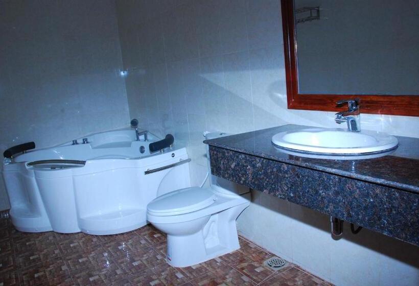 Отель Emerald Bb Battambang