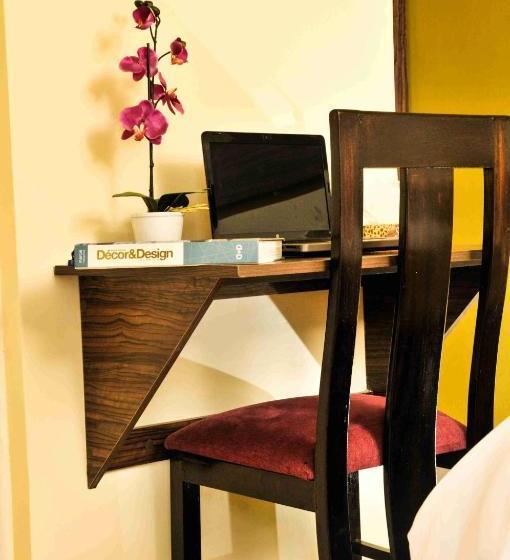 هتل Magharibi Suites