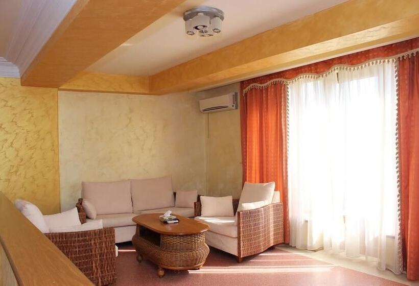 هتل Nor Dzoraberd