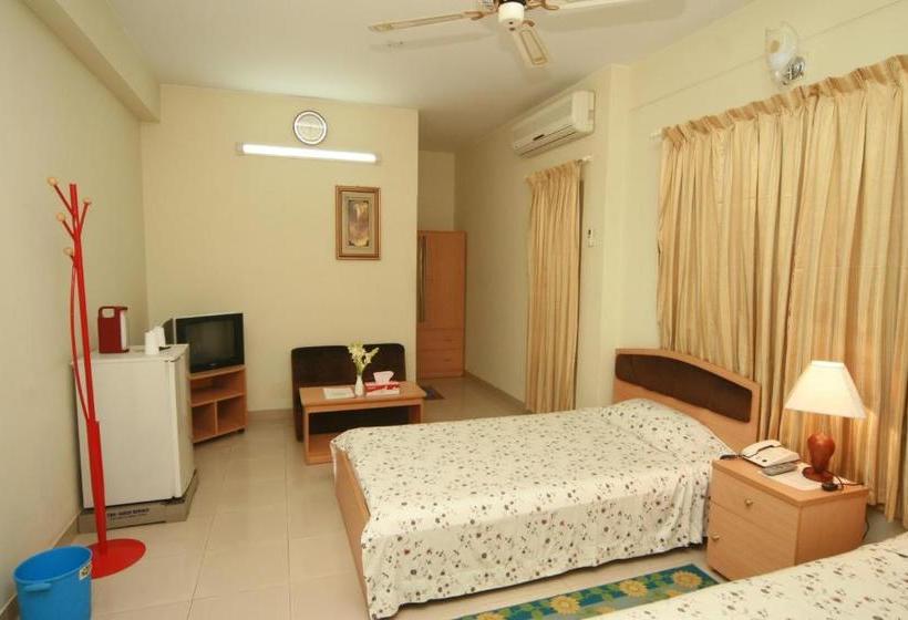 هتل Red Chillies Restaurant And Guest House