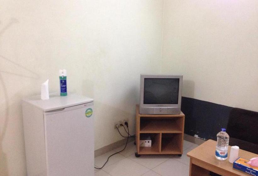 هتل Red Chillies Restaurant And Guest House