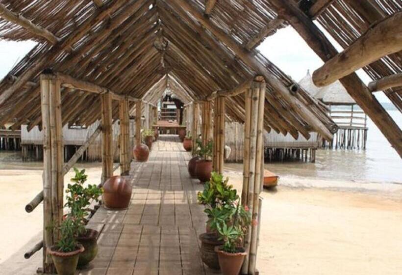 هتل Restaurant Chez Theo