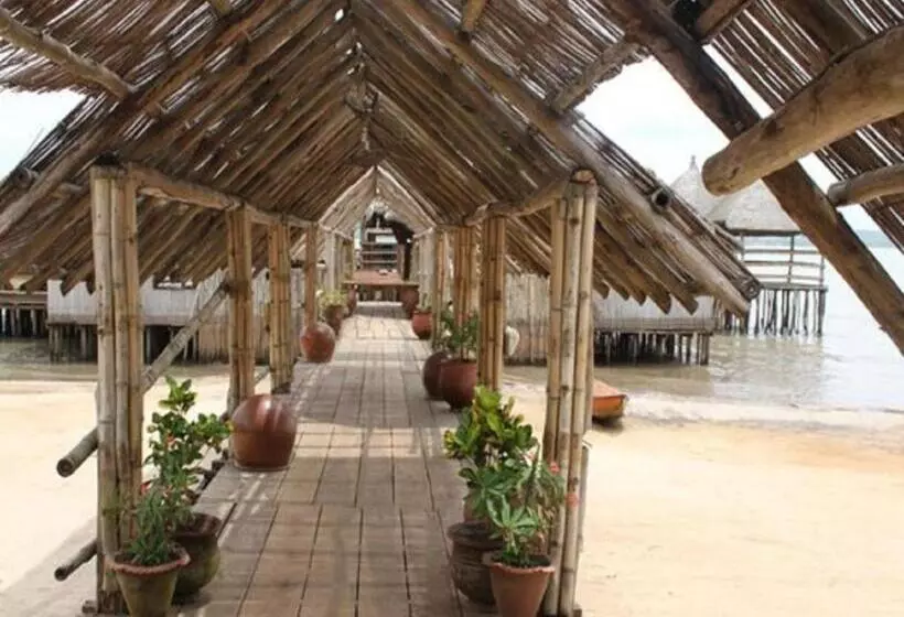 هتل Restaurant Chez Theo