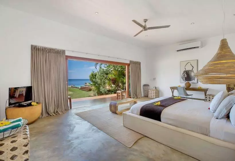 Tides Reach Resort