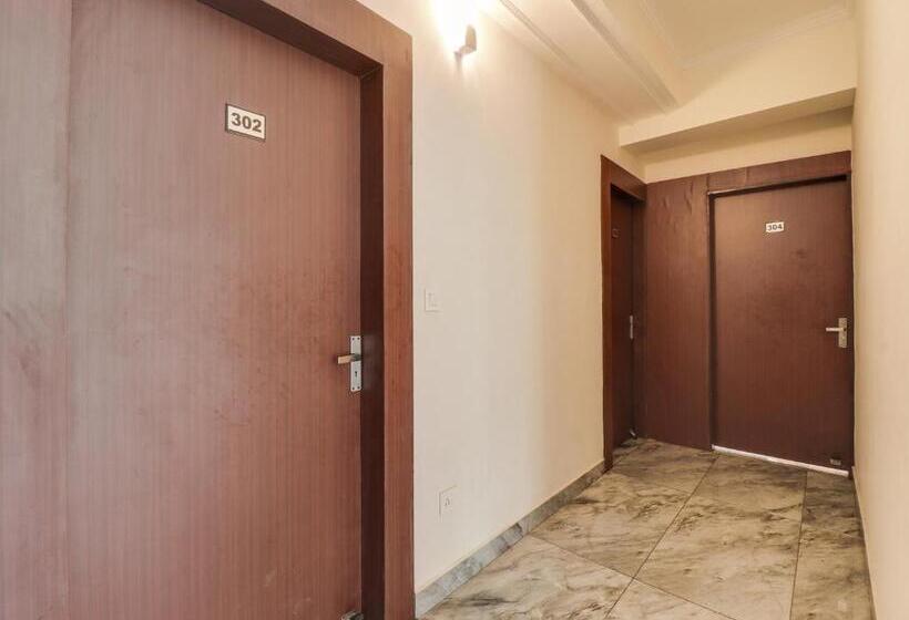 Collection O Hotel Royal Taj