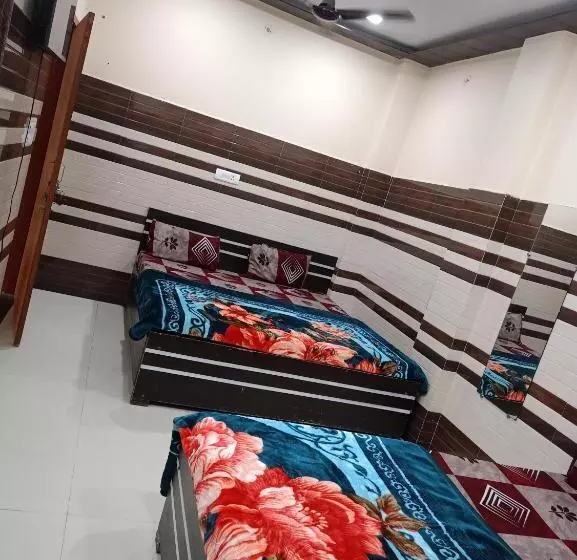 ホテル New Gayatri Palace Near Prem Mandir