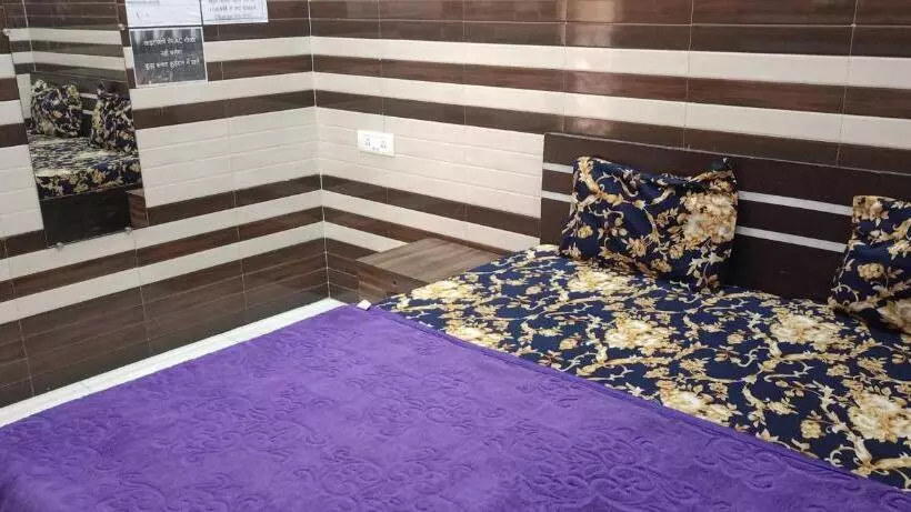 ホテル New Gayatri Palace Near Prem Mandir