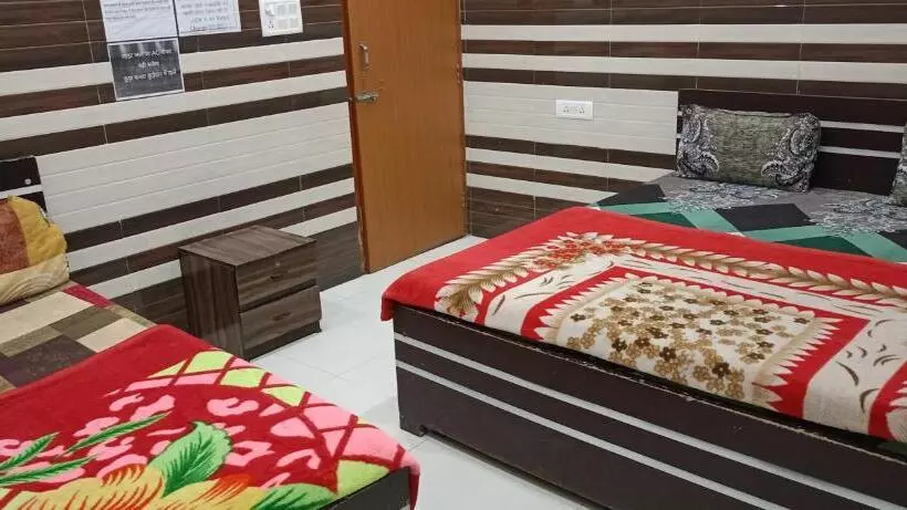 ホテル New Gayatri Palace Near Prem Mandir