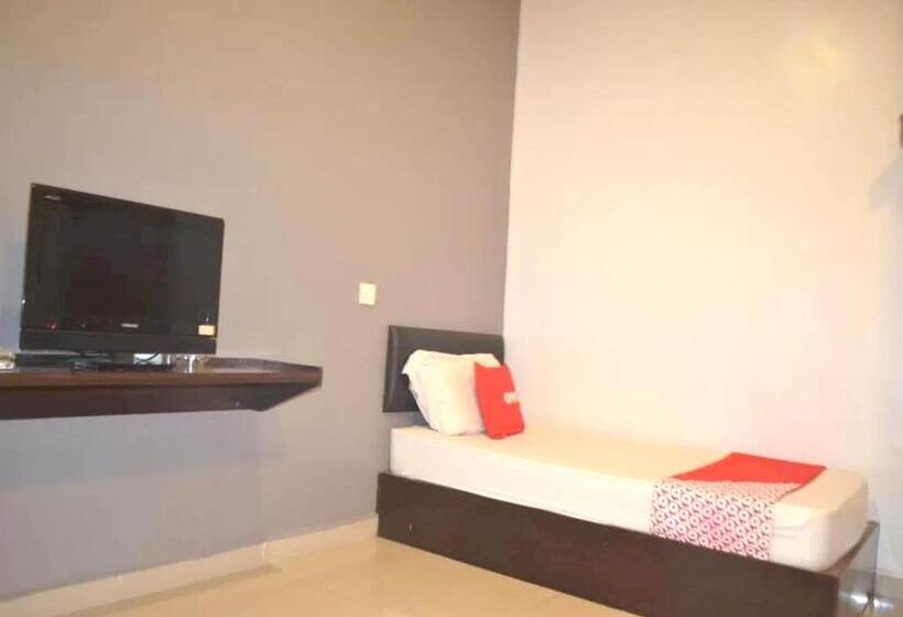 Oyo 89715 Ck Hotel 2