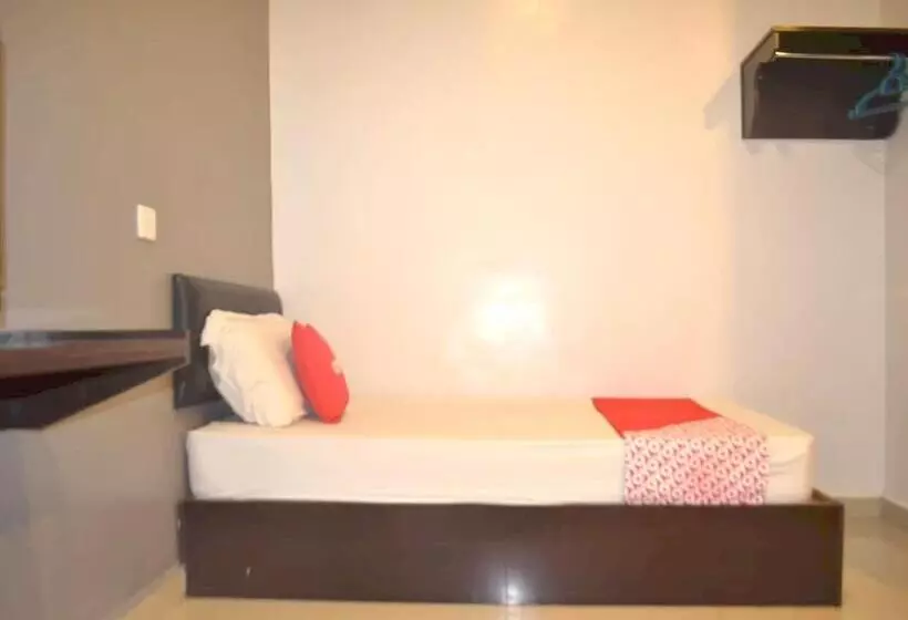 Oyo 89715 Ck Hotel 2