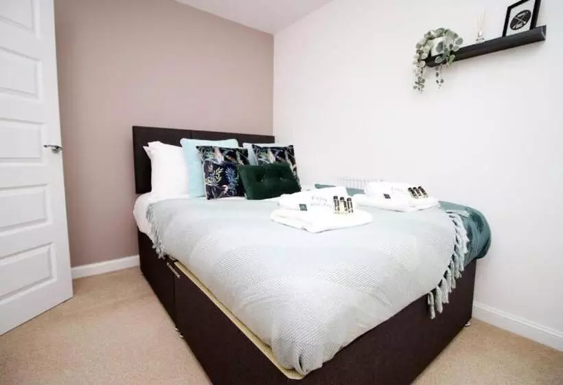 پانسیون Free Wifi | Parking Access | 3br