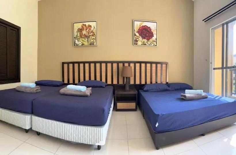 Lomakeskus Gold Coast Morib By Tim