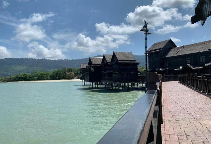 Resort The Lagoon Water Chalet