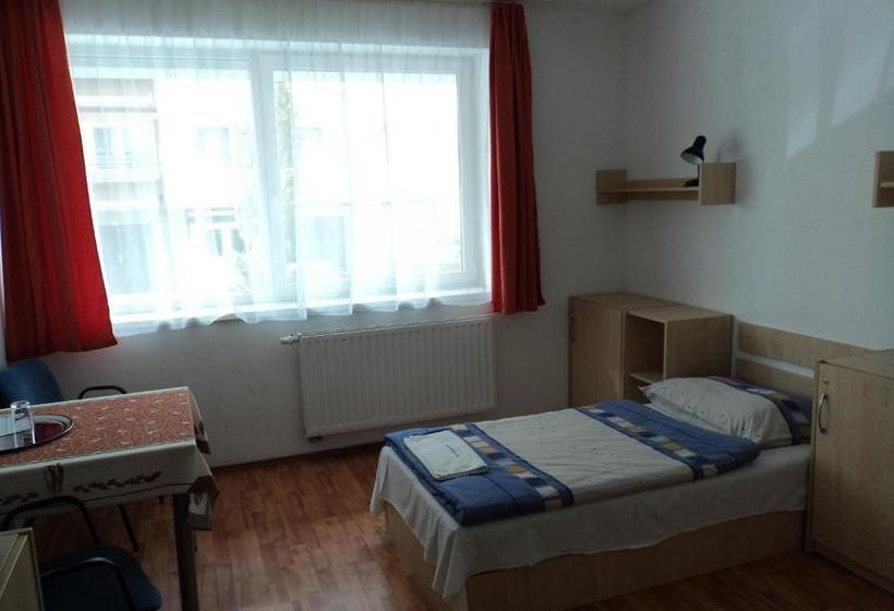 호스텔 Soproni Egyetemi Diák