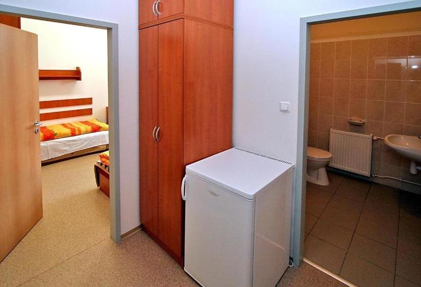 호스텔 Soproni Egyetemi Diák