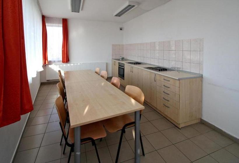 호스텔 Soproni Egyetemi Diák