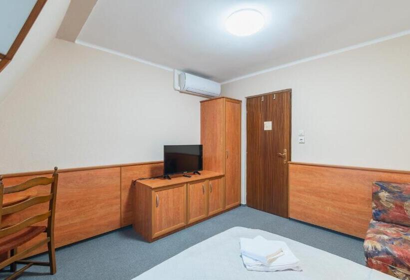 تختخواب و صبحانه Delanta Panzio