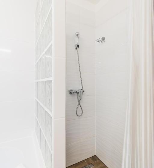 تختخواب و صبحانه Delanta Panzio