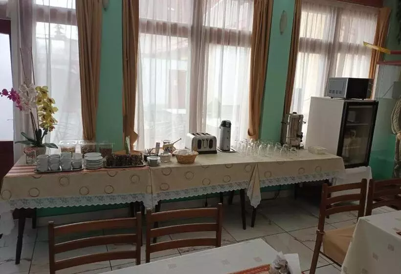 تختخواب و صبحانه Pilóta Panzió