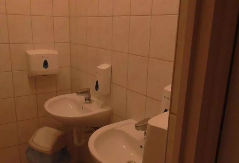 تختخواب و صبحانه Pilóta Panzió