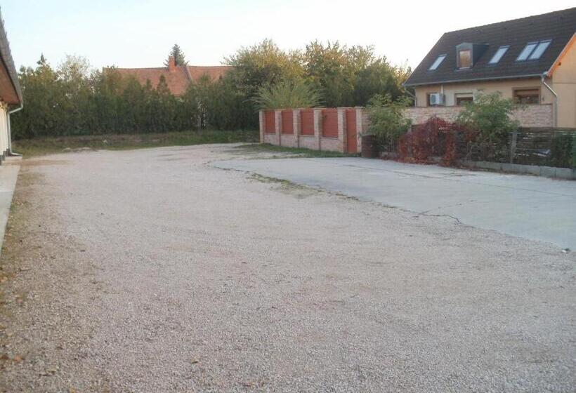 Aamiaismajoitus (B&B) Szenti Vendégház