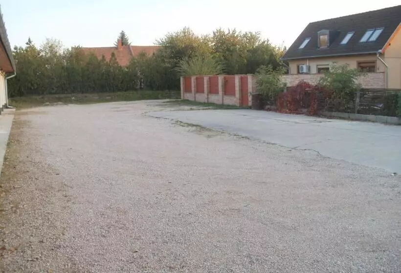 تختخواب و صبحانه Szenti Vendégház