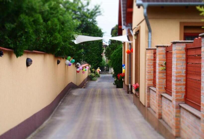 Aamiaismajoitus (B&B) Szenti Vendégház