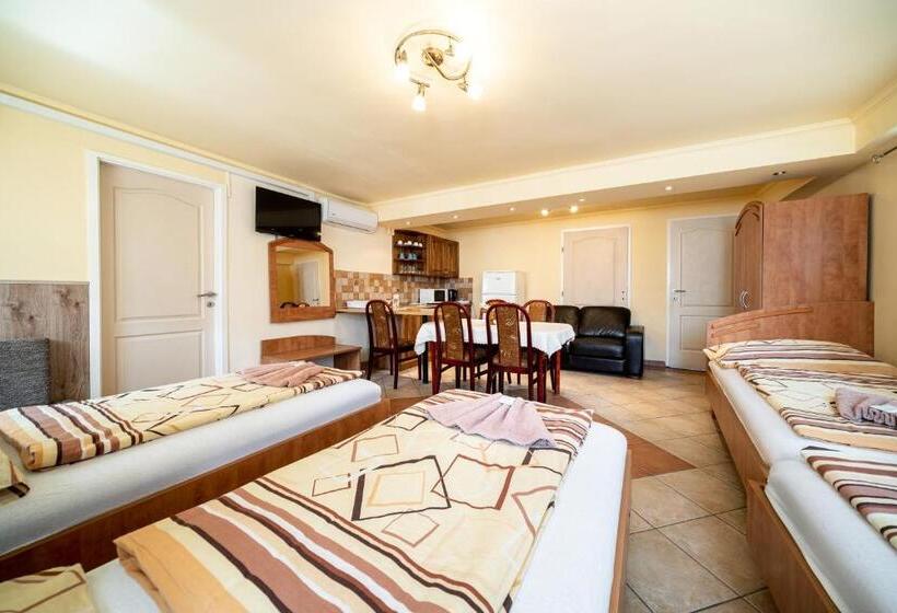 Aamiaismajoitus (B&B) Szenti Vendégház