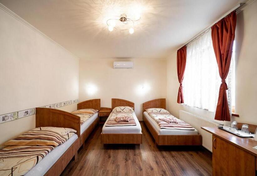 Aamiaismajoitus (B&B) Szenti Vendégház