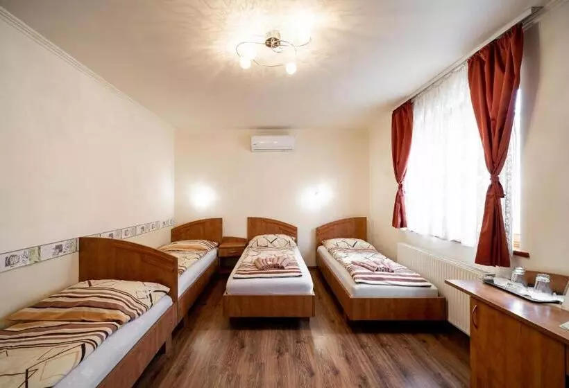 تختخواب و صبحانه Szenti Vendégház