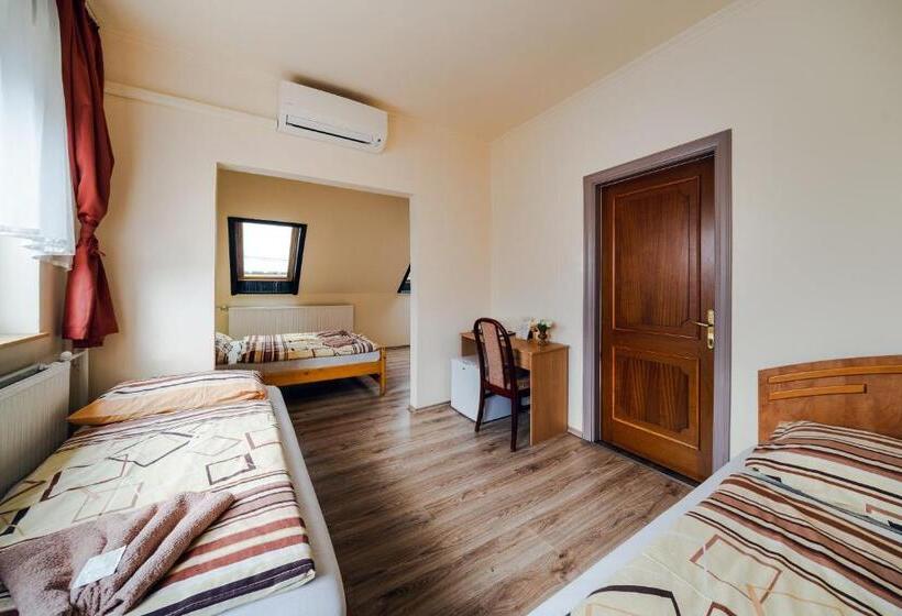 Aamiaismajoitus (B&B) Szenti Vendégház