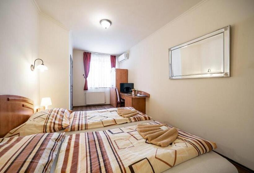 Aamiaismajoitus (B&B) Szenti Vendégház