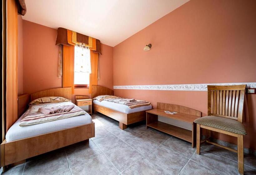 Aamiaismajoitus (B&B) Szenti Vendégház