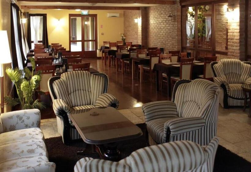 Brill Hotel Békéscsaba