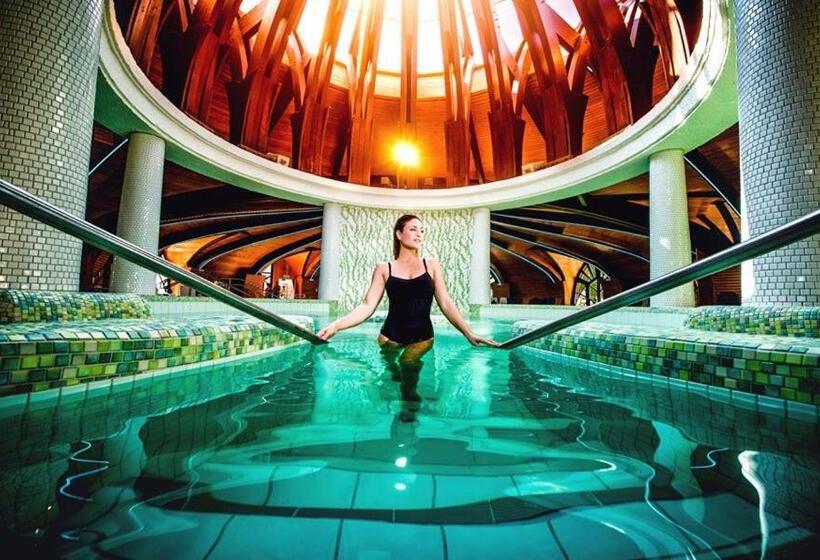 فندق Boni Családi Wellness