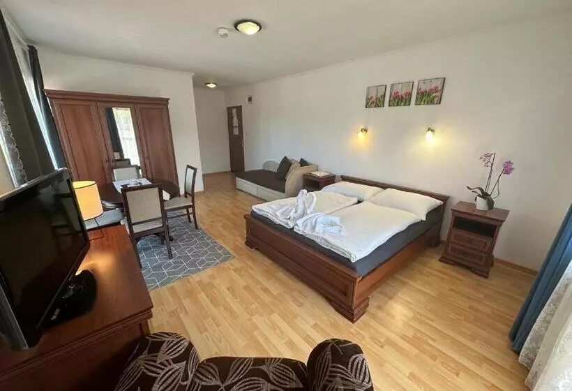 هتل Boni Családi Wellness