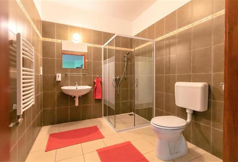 فندق Boni Családi Wellness