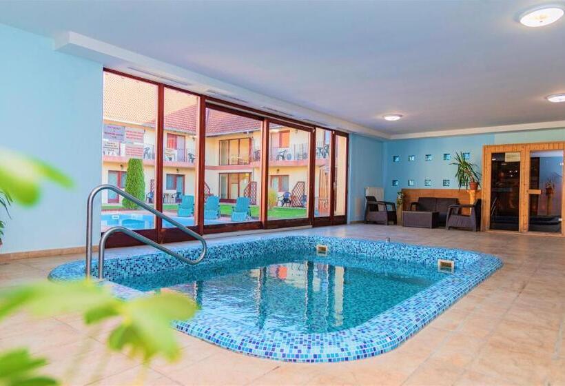 فندق Boni Családi Wellness