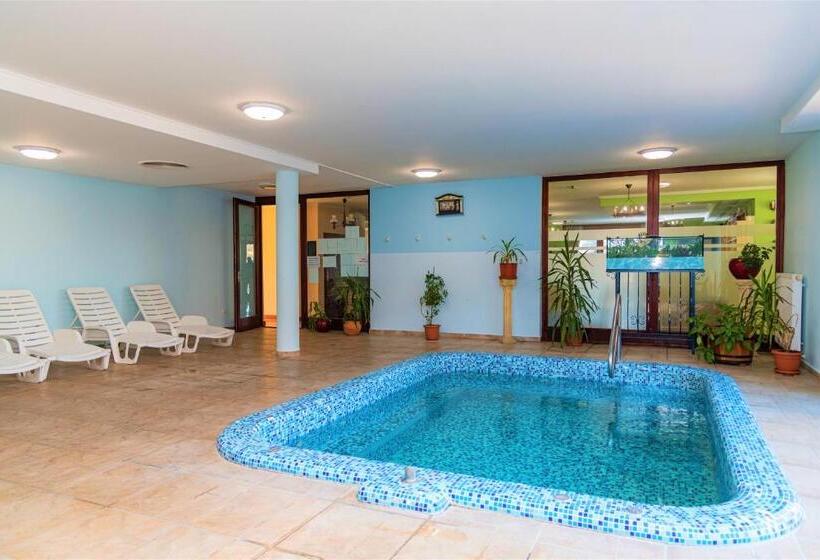 فندق Boni Családi Wellness