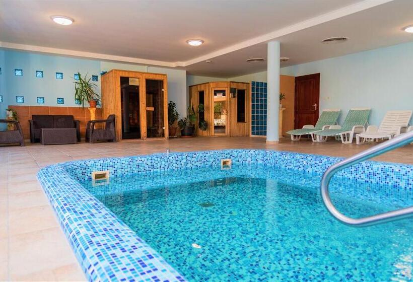 فندق Boni Családi Wellness