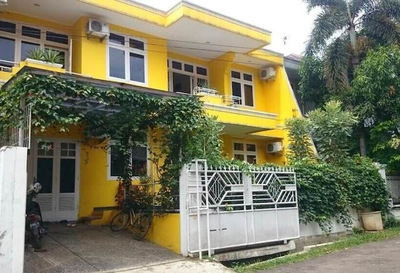 호텔 Cendana Mulia Hostel Bogor