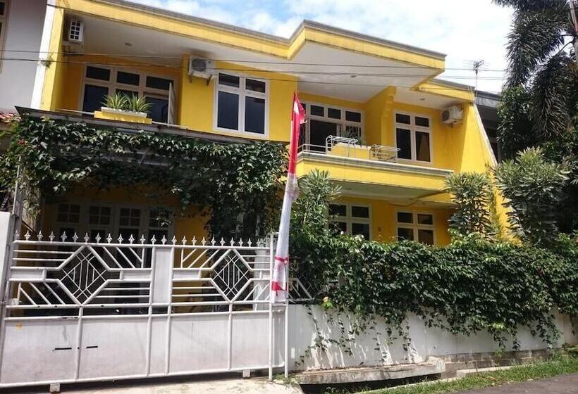 호텔 Cendana Mulia Hostel Bogor