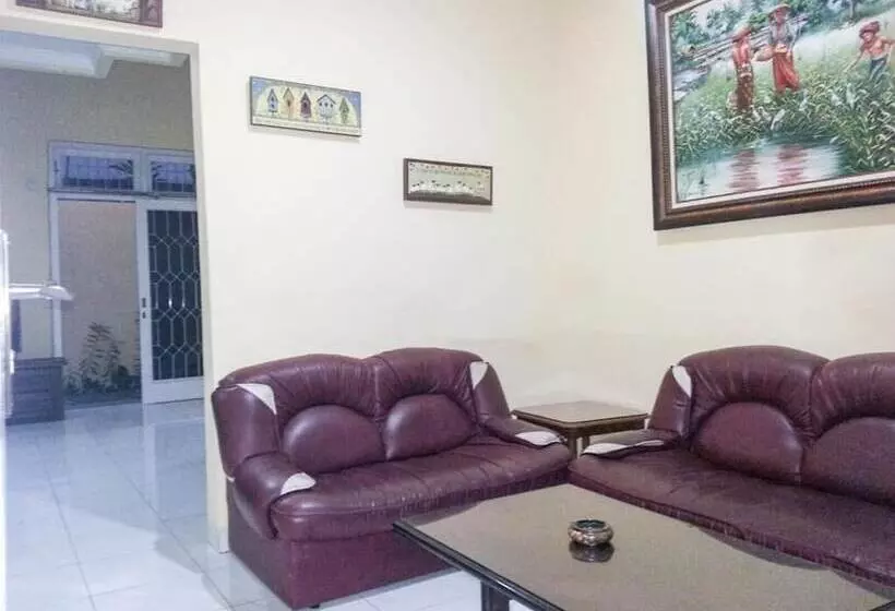 Hotel Cendana Mulia Hostel Bogor