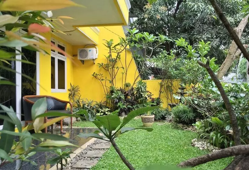 Hotel Cendana Mulia Hostel Bogor