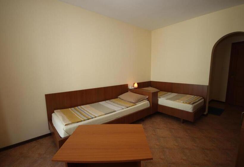 בית מלון כפרי Continental