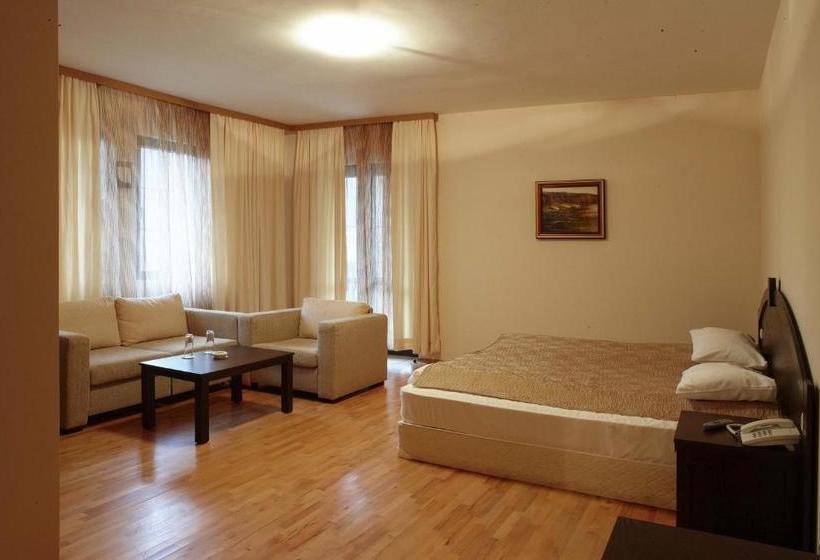 בית מלון כפרי Eco Complex Smilyan