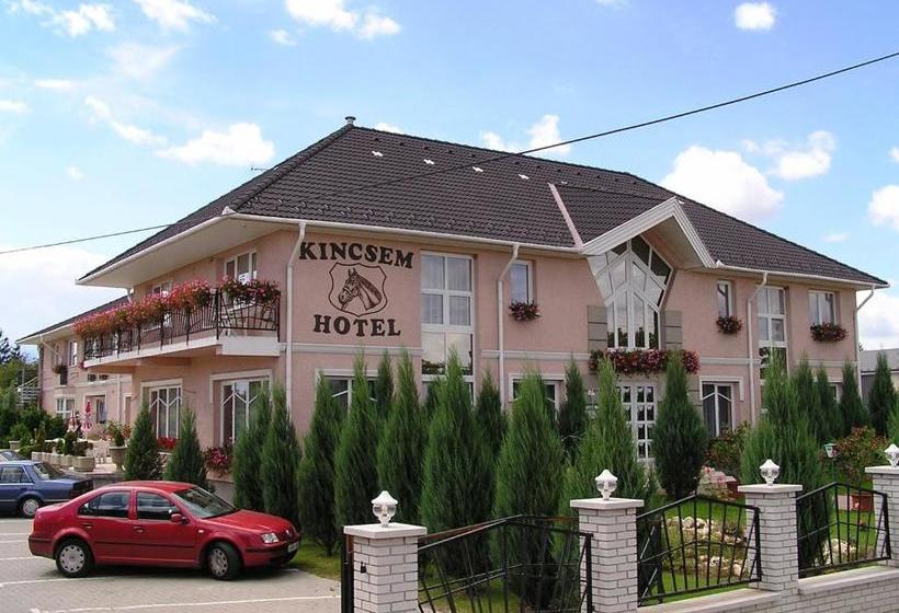 酒店 Kincsem Wellness